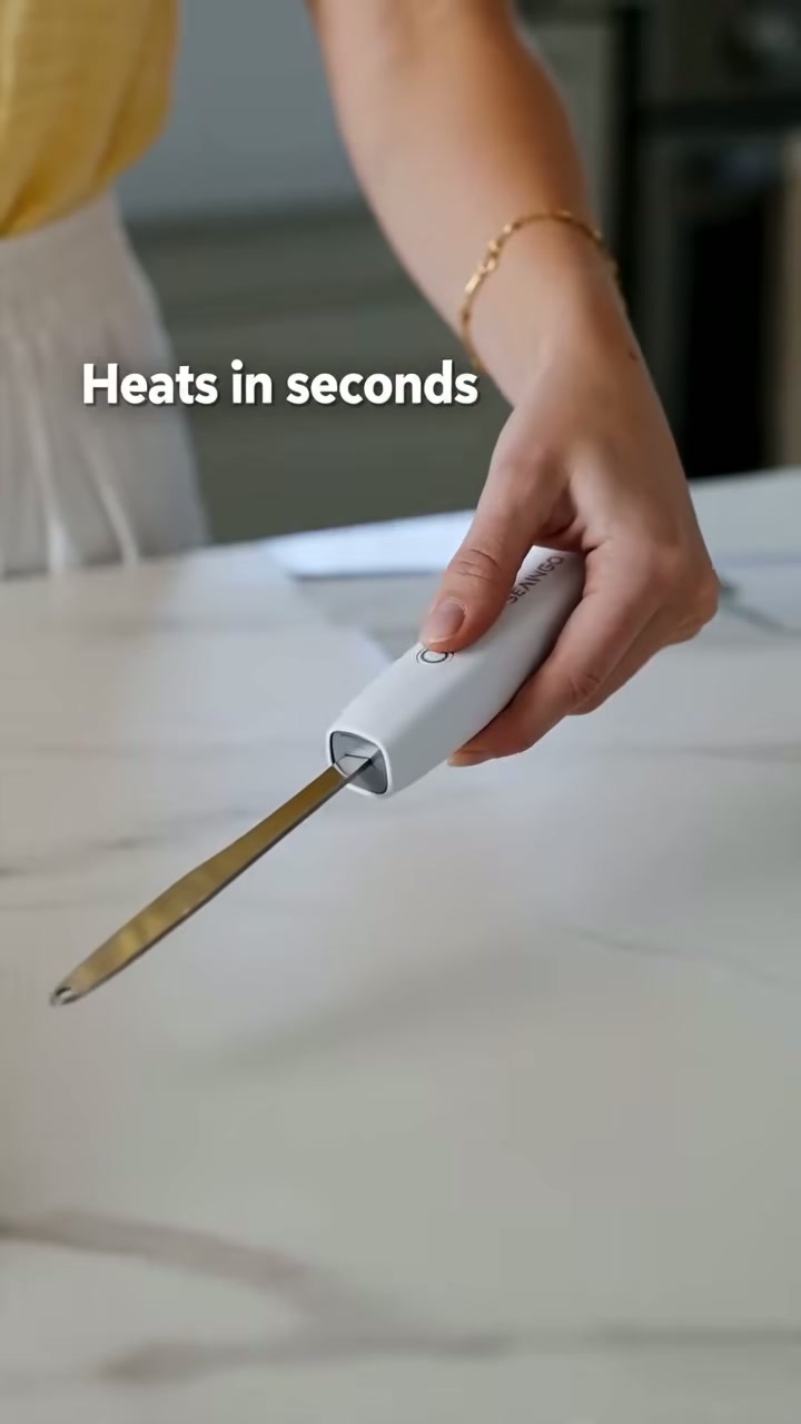 A cordless knife that heats its blade in seconds